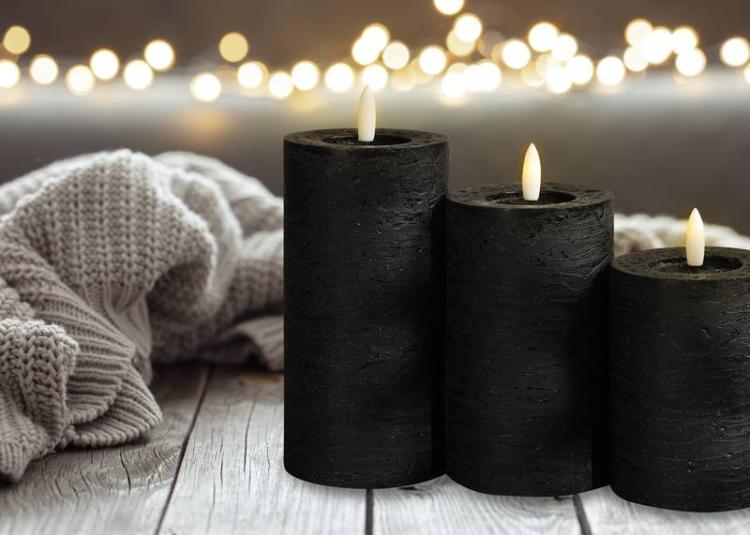 Zestaw-3-świece-wosowe-czarne-2.jpeg