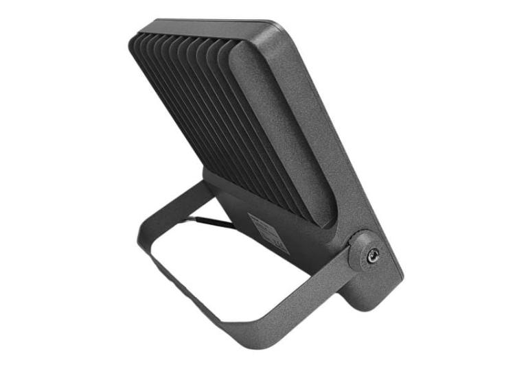 Naświetlacz-halogen-100W-15000lm-4000K-IP65-3.jpg