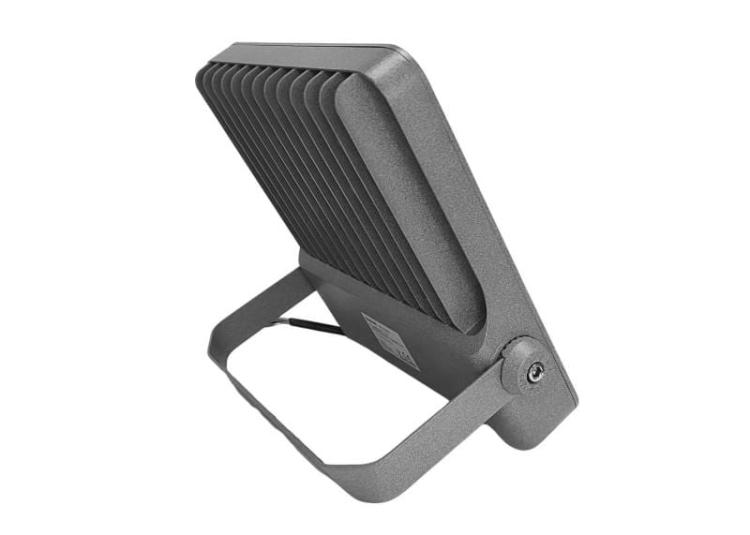 Naświetlacz-halogen-150W-22500lm-6500K-IP65-1.jpg