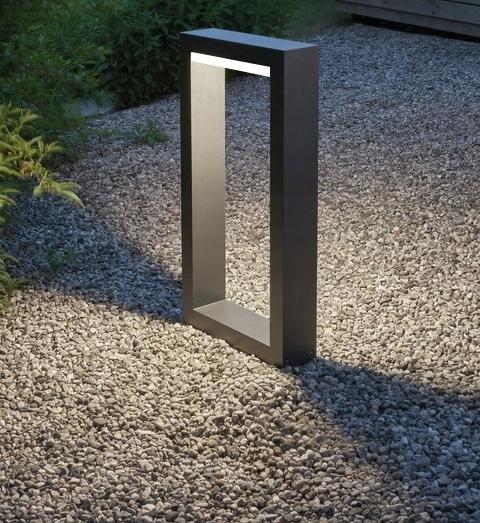 Lampa-ogrodowa-słupek-stojąca-LED-10W-30-cm-PREMIUM-IP44-Czarna-1.jpg