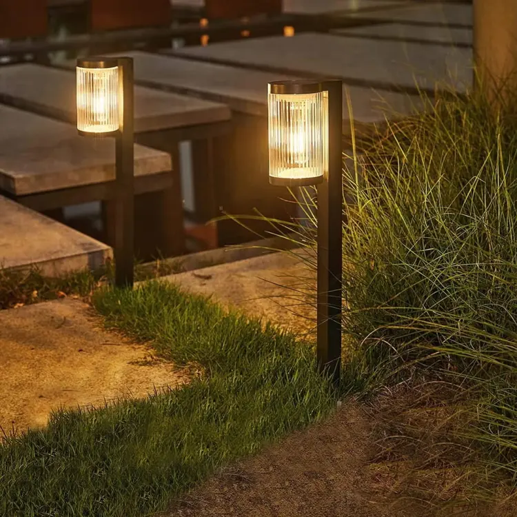 Lampa-Solarna-Wbijana-Ogrodowa-2x-czarna-IP54-3.jpg