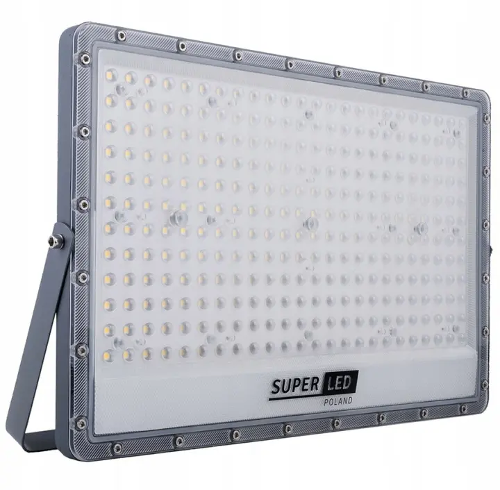 Halogen-Naswietlacz-LED-bialy-zimny-33000-lm-300-W-IP65.jpg
