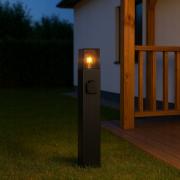 Lampa-Stojaca-ogrodowa-slupek-LED-60cm-Gniazdo-230V-Czarna-IP44-3.jpg