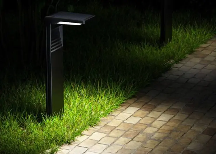 LAMPA-SOLARNA-SŁUPEK-WBIJANA-OGRODOWA-czarna-IP65.jpg