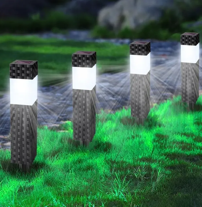 4x-Lampa-solarna-LED-rattan-ogrodowa-wbijana-slupek-40cm-Czarna-1.jpg
