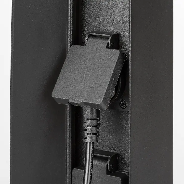Słupek-ogrodowy-lampa-10W-4000K-wysokosc-40-cm-2-gniazda-230V-czarny-IP44-1.jpg