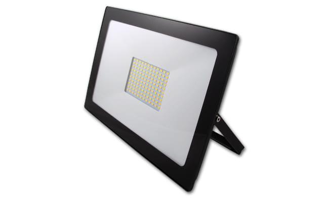 naswietlacz-led-50-wat-ciepla-barwa.jpg
